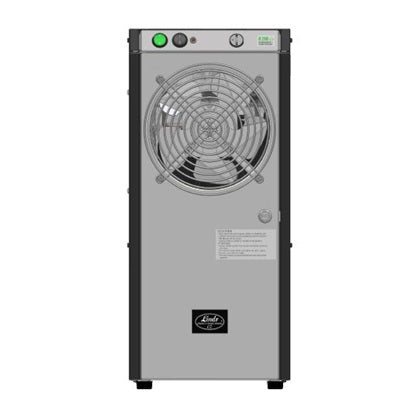 Frontansicht des Lindr DryWet 70 H4 Hybrid-Zapfanlagen-Kühlers mit Ventilator
