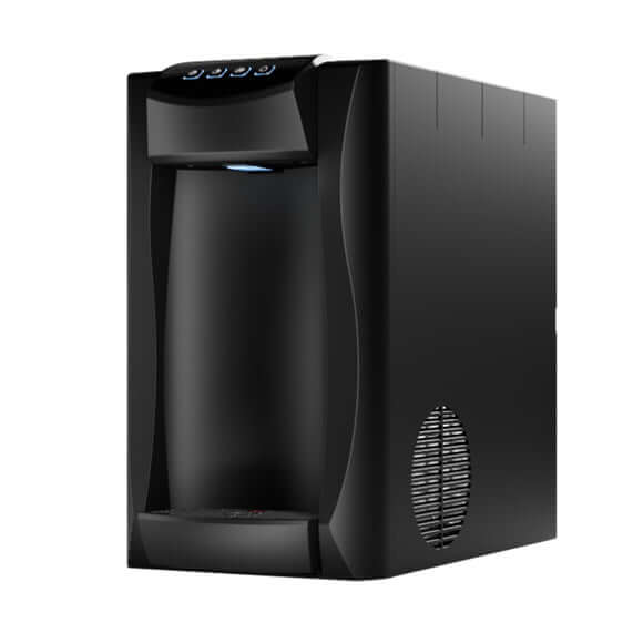 blupura Piccola 15 fizz Tafelwasseranlage in modernem schwarzem Design für stilles und sprudelndes Wasser.