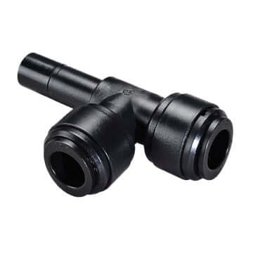 fluidFIT L-Stecker PM für platzsparende Schlauchverbindungen in beengten Montagebereichen.